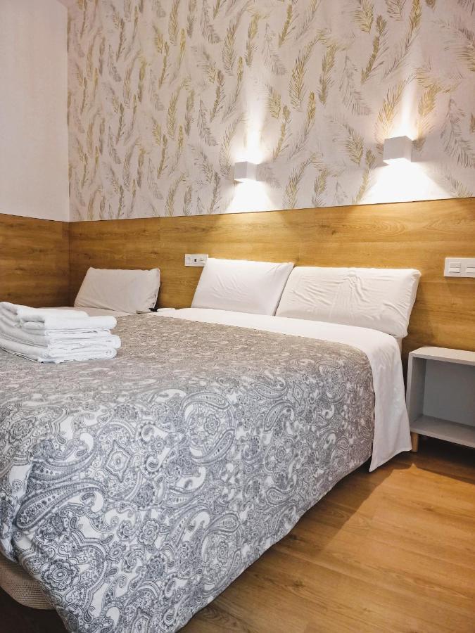 Hostal Comercial Madrid Eksteriør billede