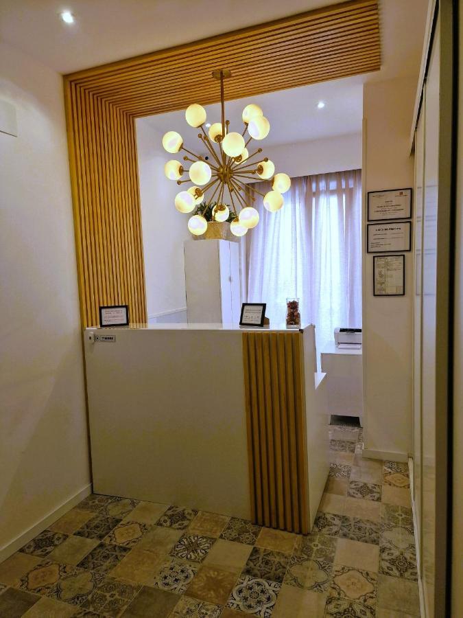 Hostal Comercial Madrid Eksteriør billede