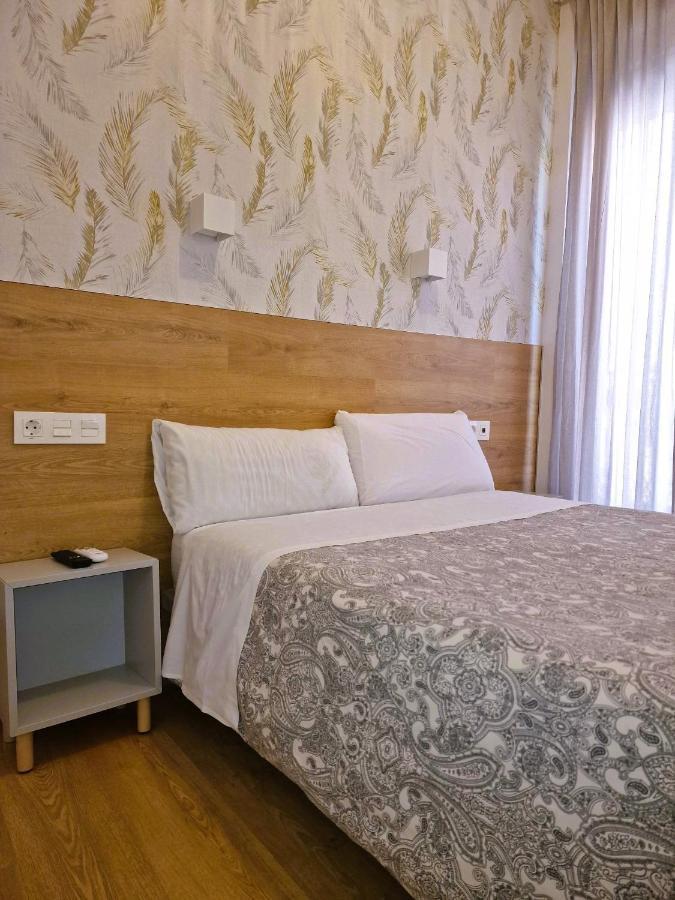 Hostal Comercial Madrid Eksteriør billede