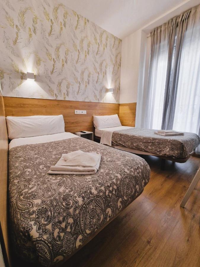 Hostal Comercial Madrid Eksteriør billede