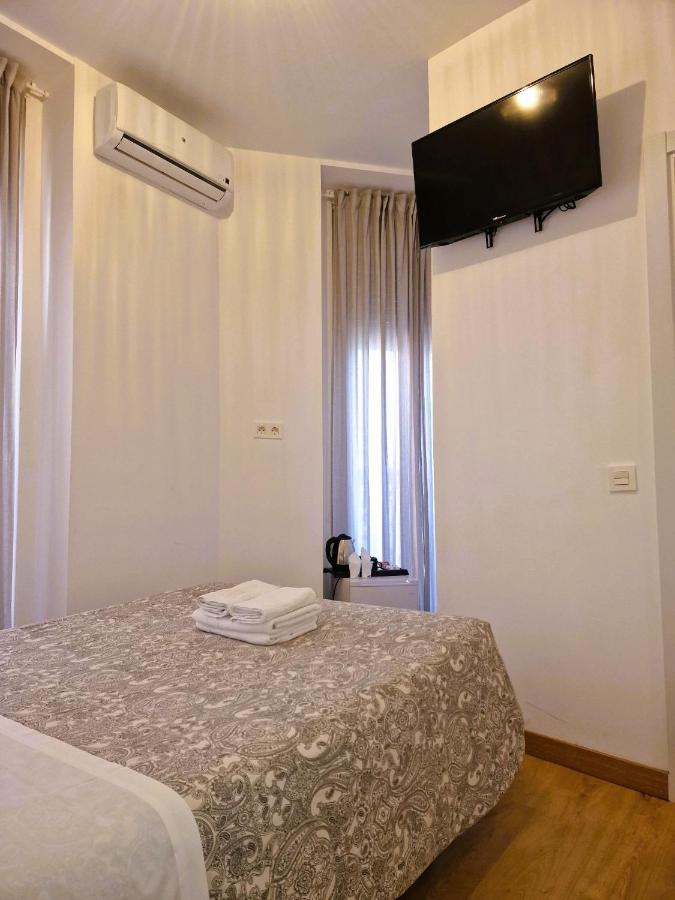 Hostal Comercial Madrid Eksteriør billede