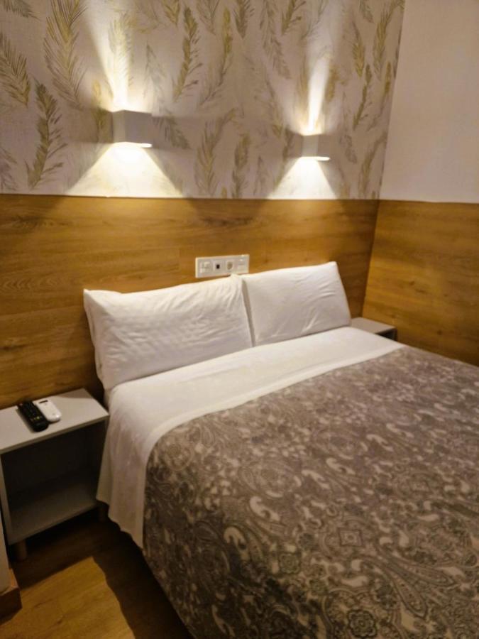 Hostal Comercial Madrid Eksteriør billede