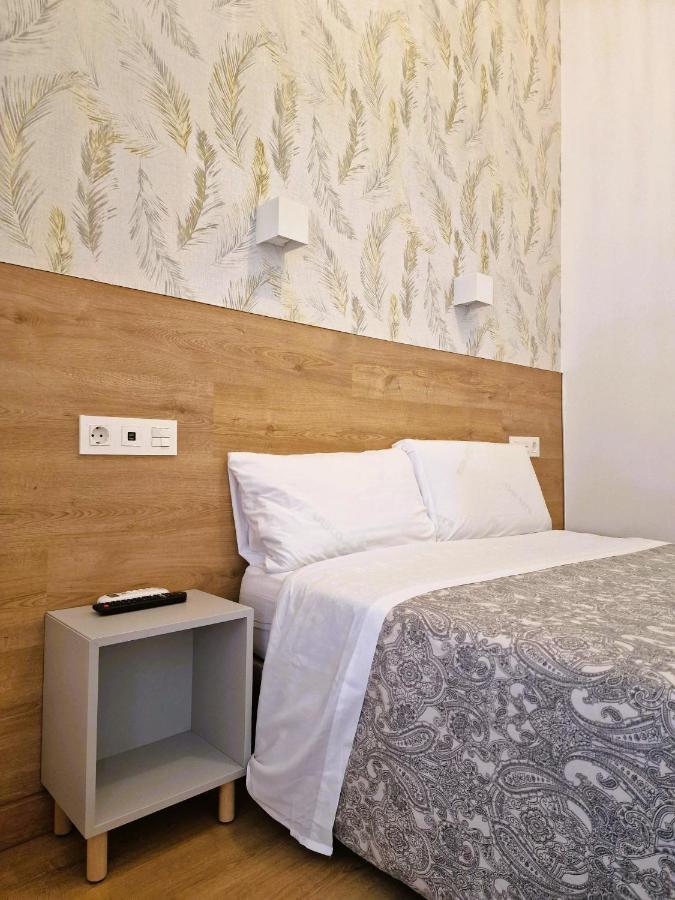 Hostal Comercial Madrid Eksteriør billede