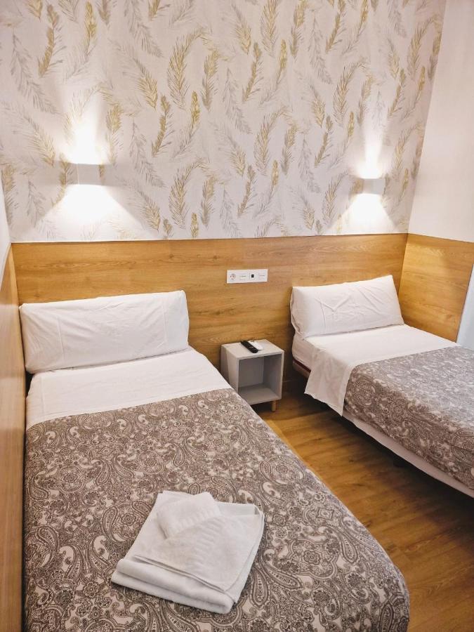 Hostal Comercial Madrid Eksteriør billede