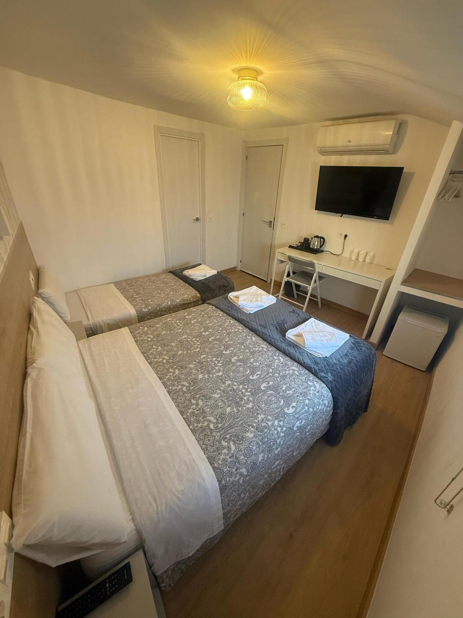 Hostal Comercial Madrid Eksteriør billede