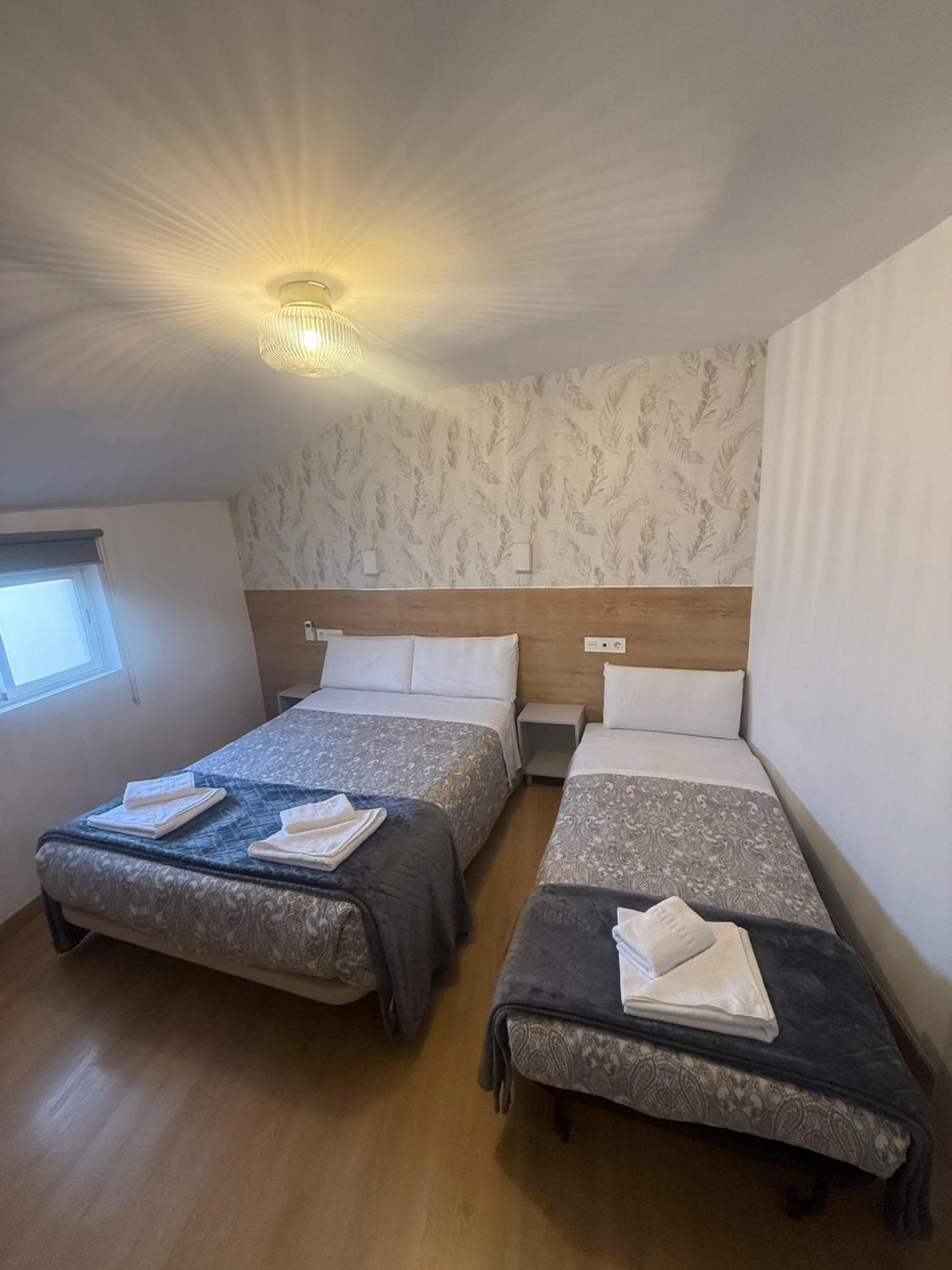 Hostal Comercial Madrid Eksteriør billede
