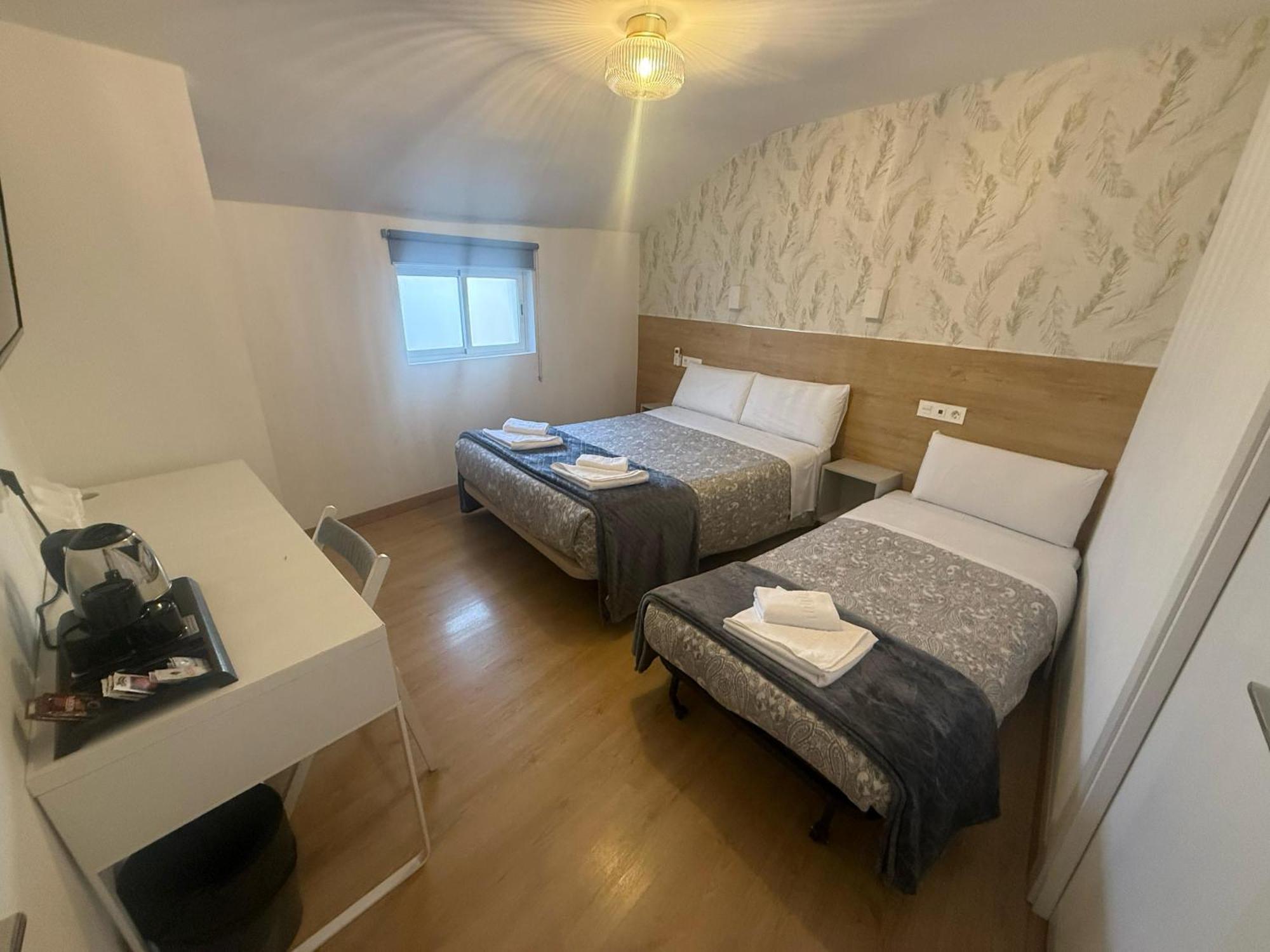 Hostal Comercial Madrid Eksteriør billede