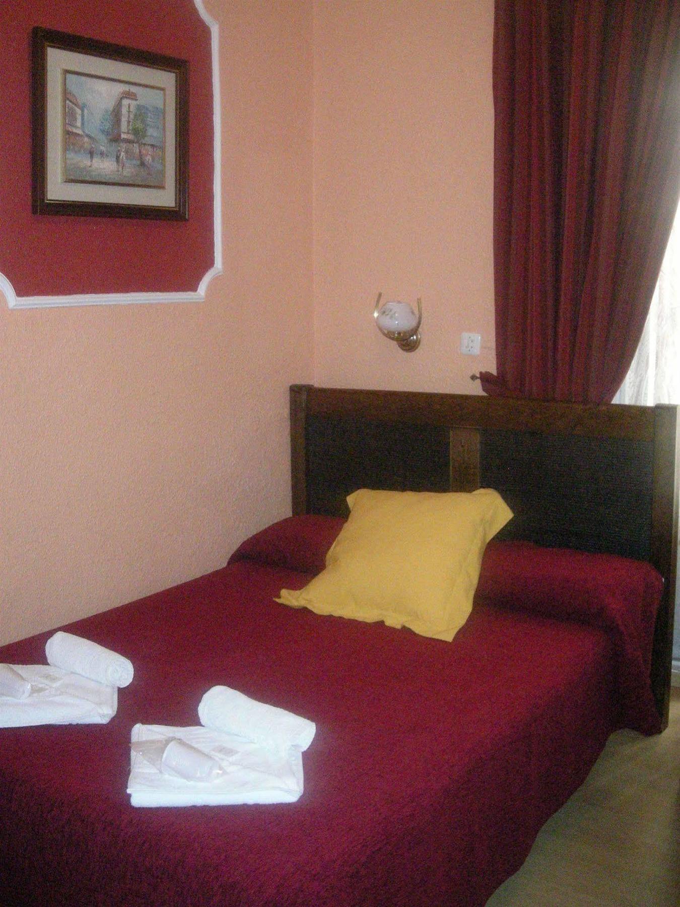 Hostal Comercial Madrid Eksteriør billede